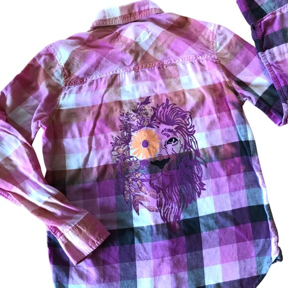 Bleached Flannel Shirt, Size Small Petite:  Upcycled Painted Fancy Lion - Picture 10 of 13